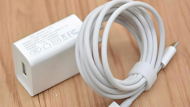 隐形窃密：警惕手机充电线化身“天线”带来的国家安全危机