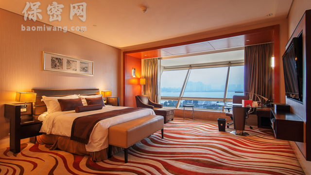 酒店客房“敢拍即糊”：把隐私安全做成可感知的服务升级